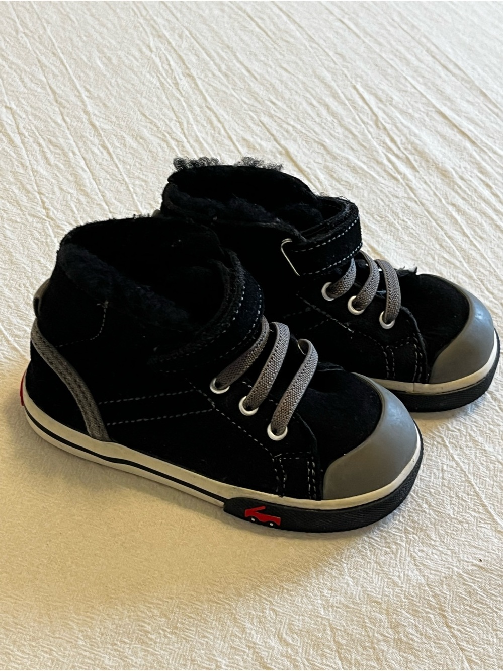 See Kai Run Black High Top Sneakers Toddler Boys 7 Faux Fur Lined Velcro - Picture 3 of 10